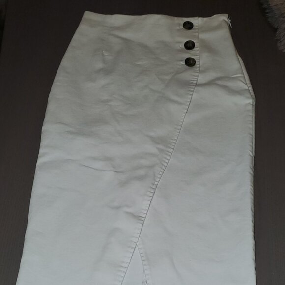 H&M Button Midi Pencil Skirt - Picture 4 of 11
